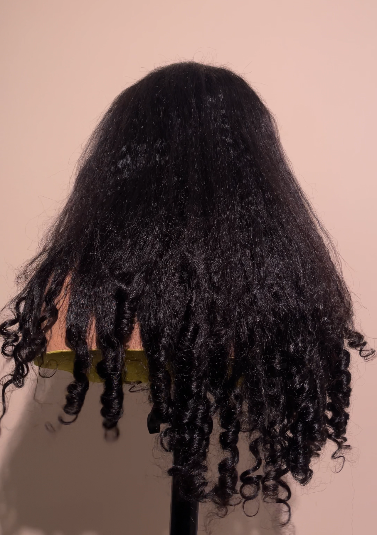 Glueless kinky straight